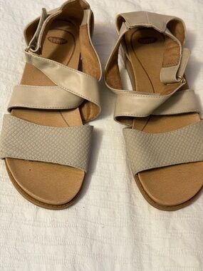 Dr. Scholl’s Women’s Comfort Wedge Sandals Beige Strappy Size 8